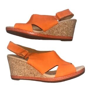 Clarks Heilo Float4 orange faux suede cork wedge sandals NWOT size 8.5